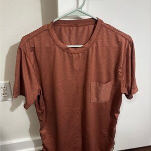 Vuori Tradewinds Short Sleeve | Rust | Men's Medium